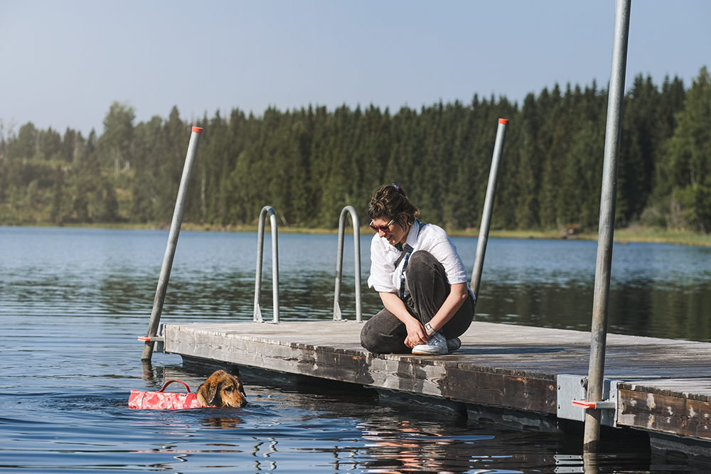 Hurtta adventurer 2023, life vests for dogs, dogs on adventures, lake swimming with dogs, www.DOGvision.eu